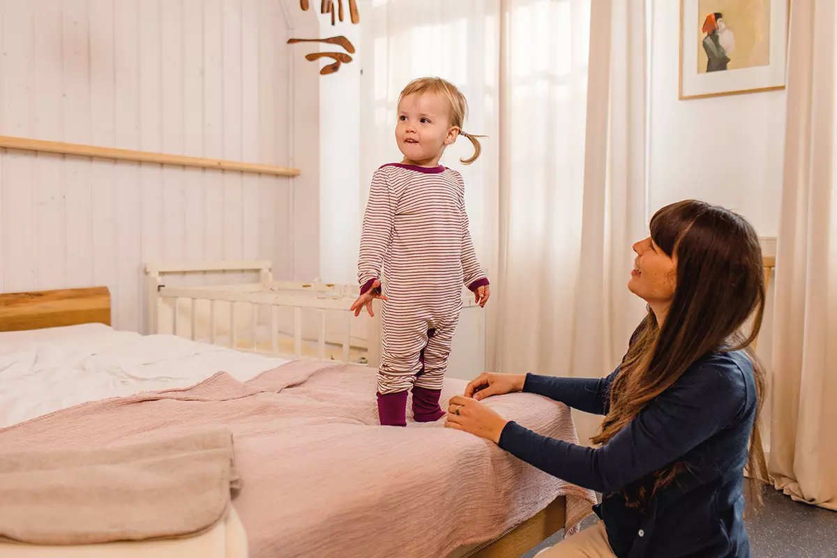 Baby-Schlafoverall mit Umschlägen an den Füßen, GOTS